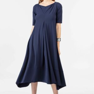 Retrouvez l'élégance d'une robe pour femme Closed disponible à Tarbes chez Ann'C